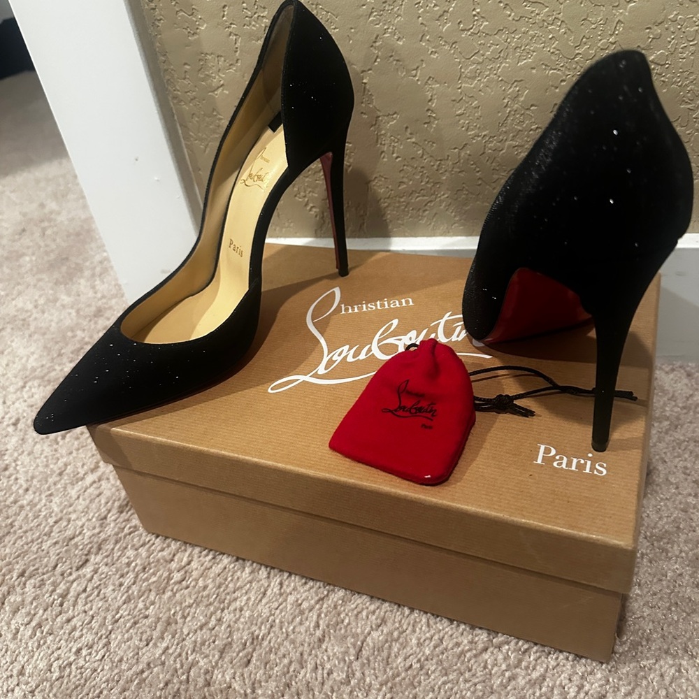Christian Louboutin Black Heels with Pointed Toe and High Stiletto